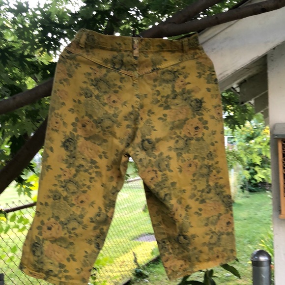 Cropped floral jean - Picture 2 of 3